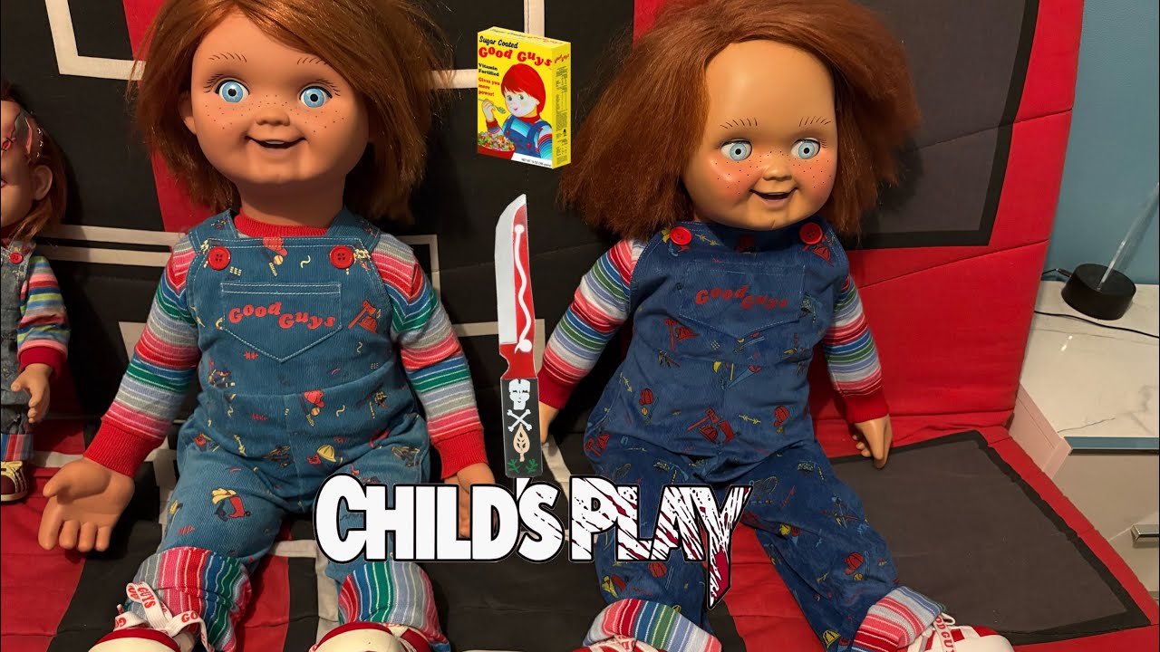 Je compare 2 poupées Chucky tailles réelles 