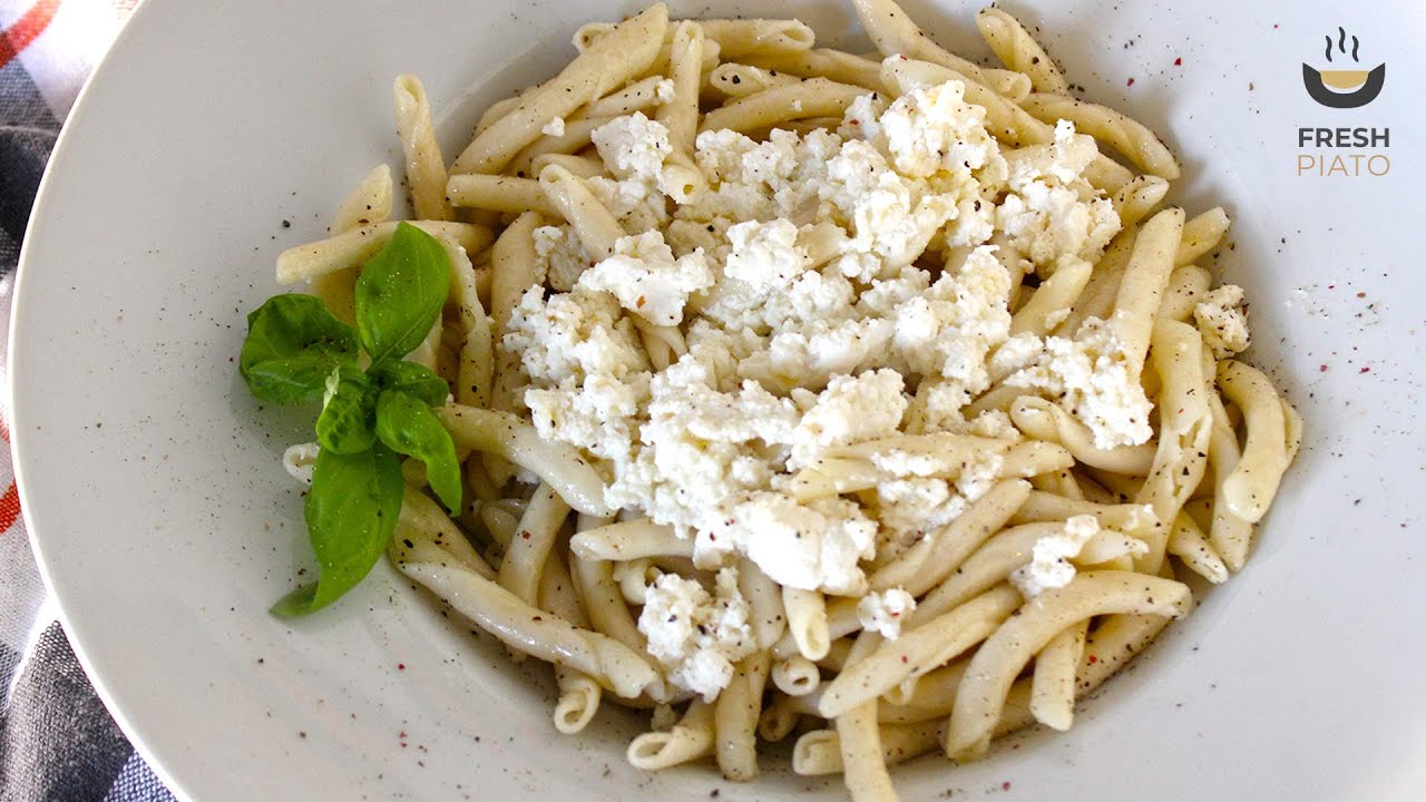 Cretan pasta Skioufikta with Xinomizithra | Fresh Piato