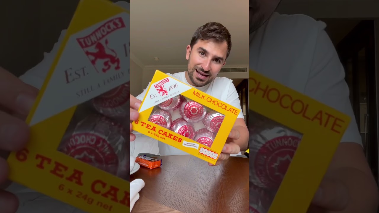 American tries popular British snacks for the first time! 🇬🇧