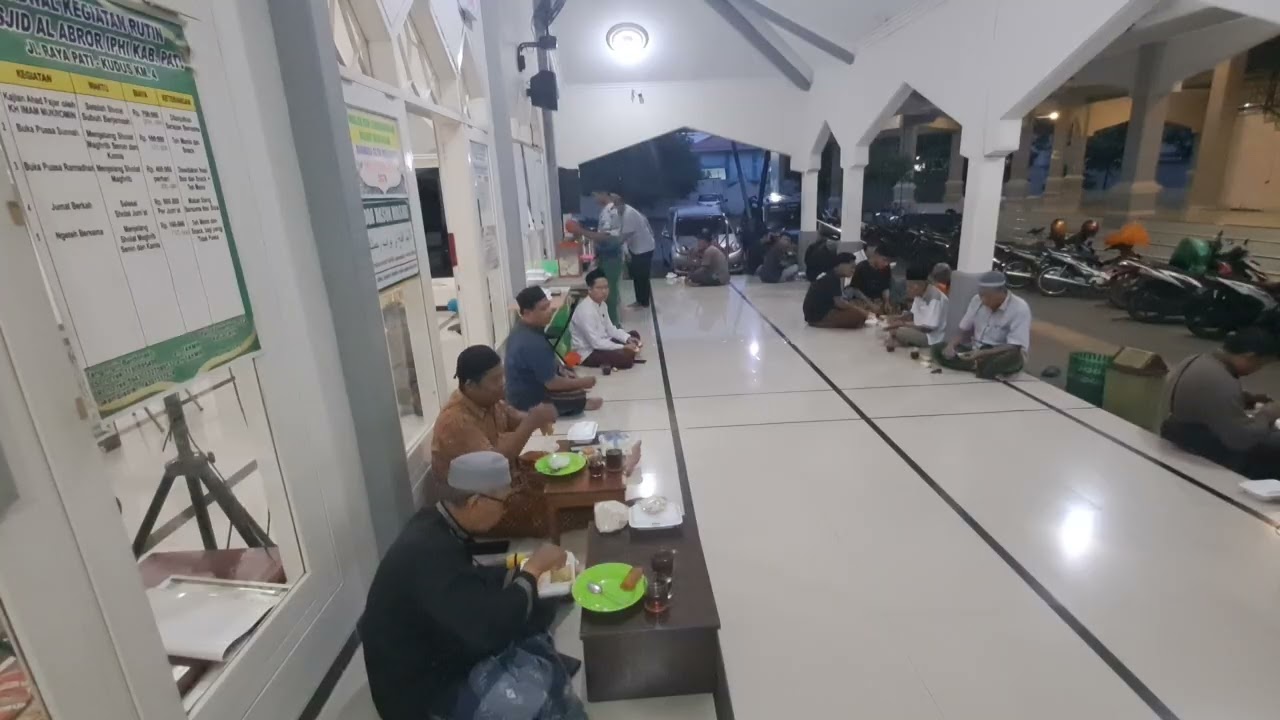 @Kultum Bukber bersama Kyai Rohmad Hasan di MASJID HAJI ALABROR KAB PATI MASJID REST AREA 24 JAM. 