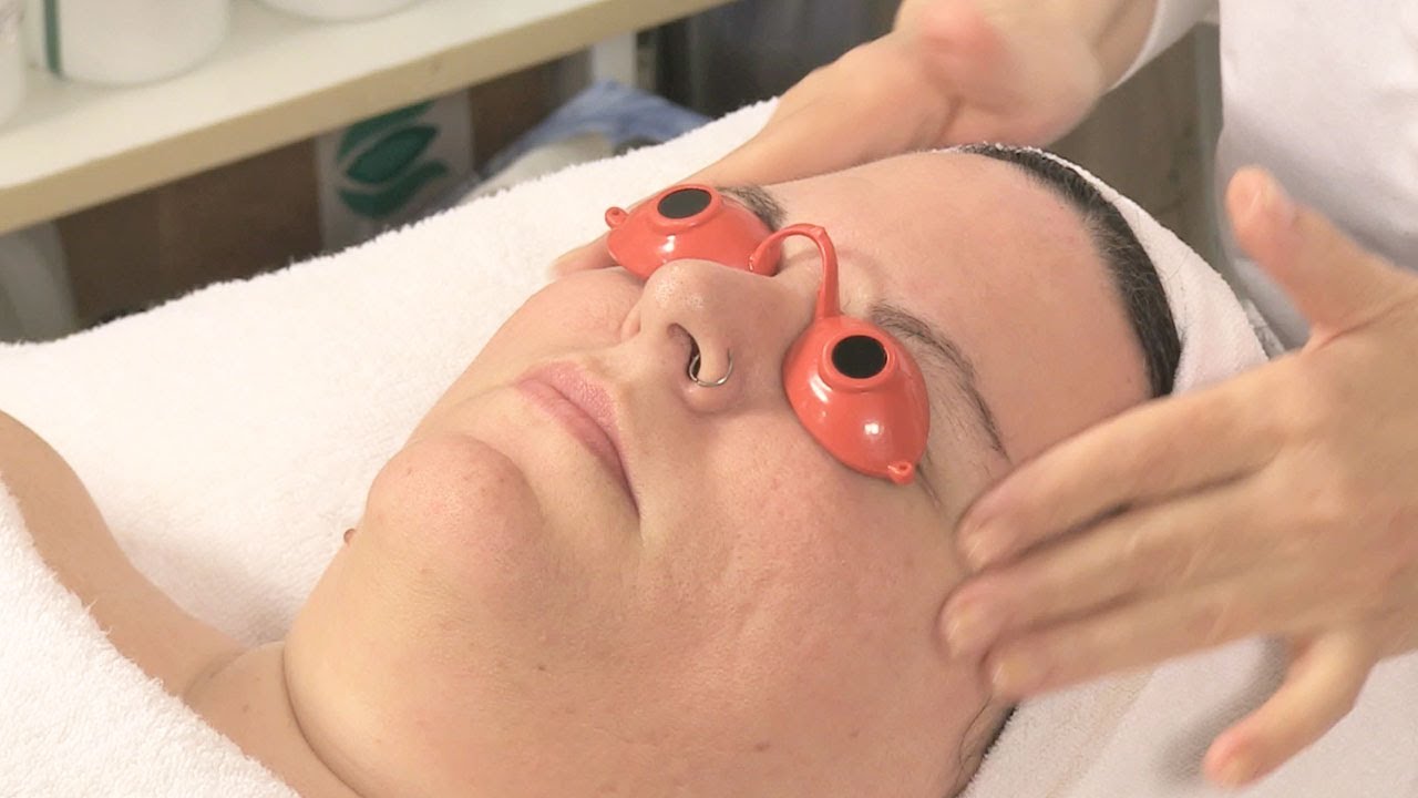 Боремся со шрамами от угревой сыпи и обезвоживанием кожи у Кэти