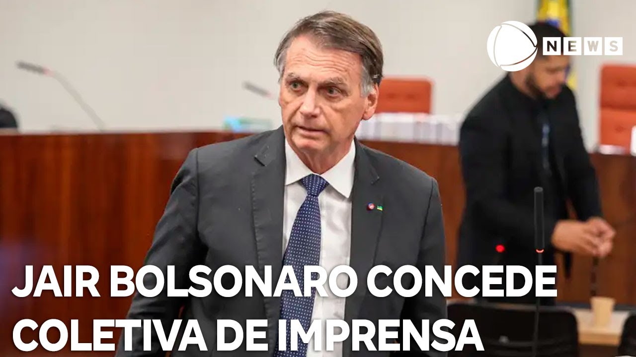 Jair Bolsonaro concede coletiva de imprensa