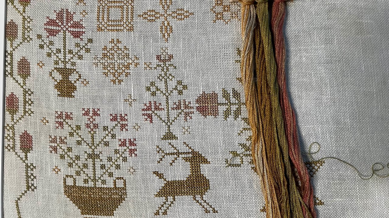 Flosstube #20 The Seattle Stitcher  •‘Tis the Season 🎅🏽