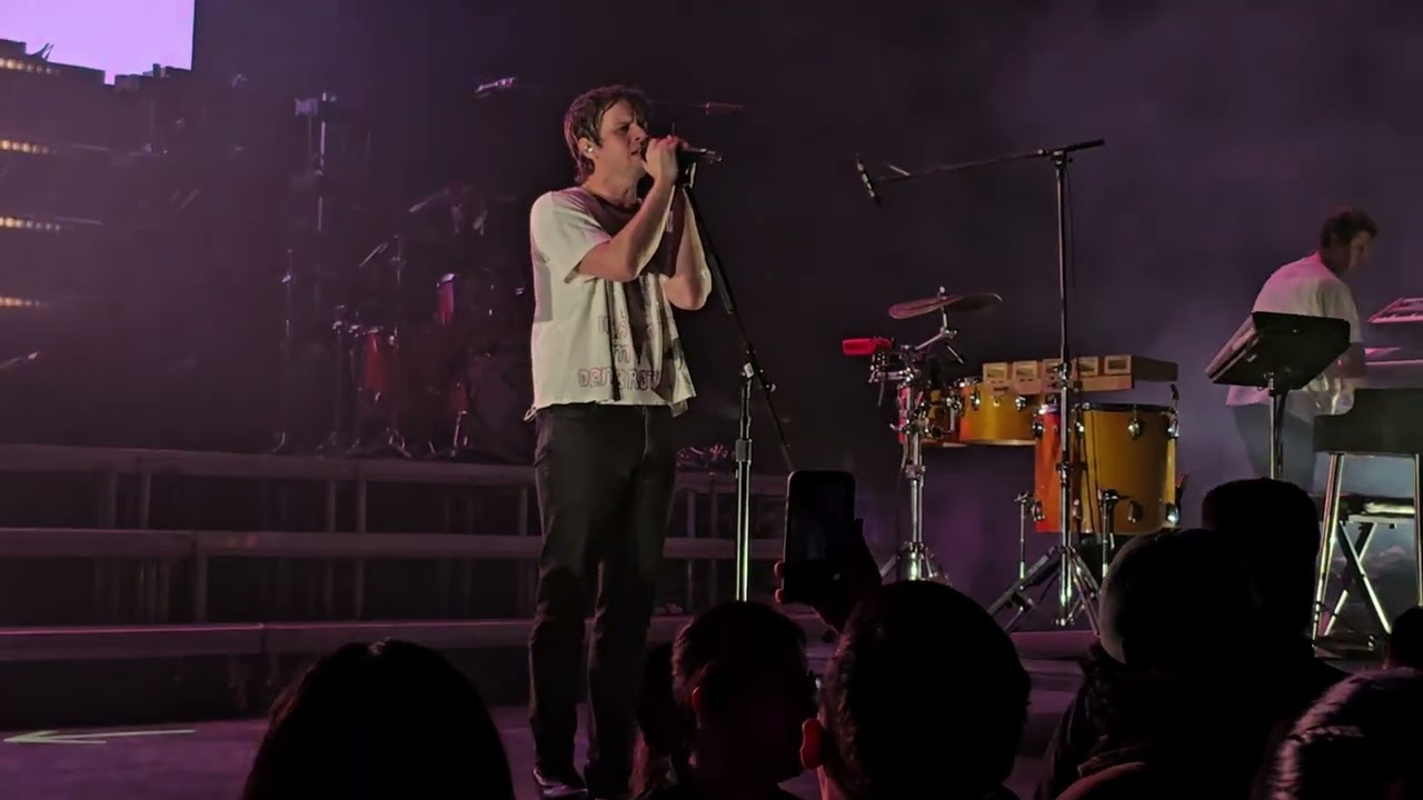 The Unforeseeable Fate of Mr. Jones Foster The People Monterrey 27 Nov 2025 Escenario GNP Seguros