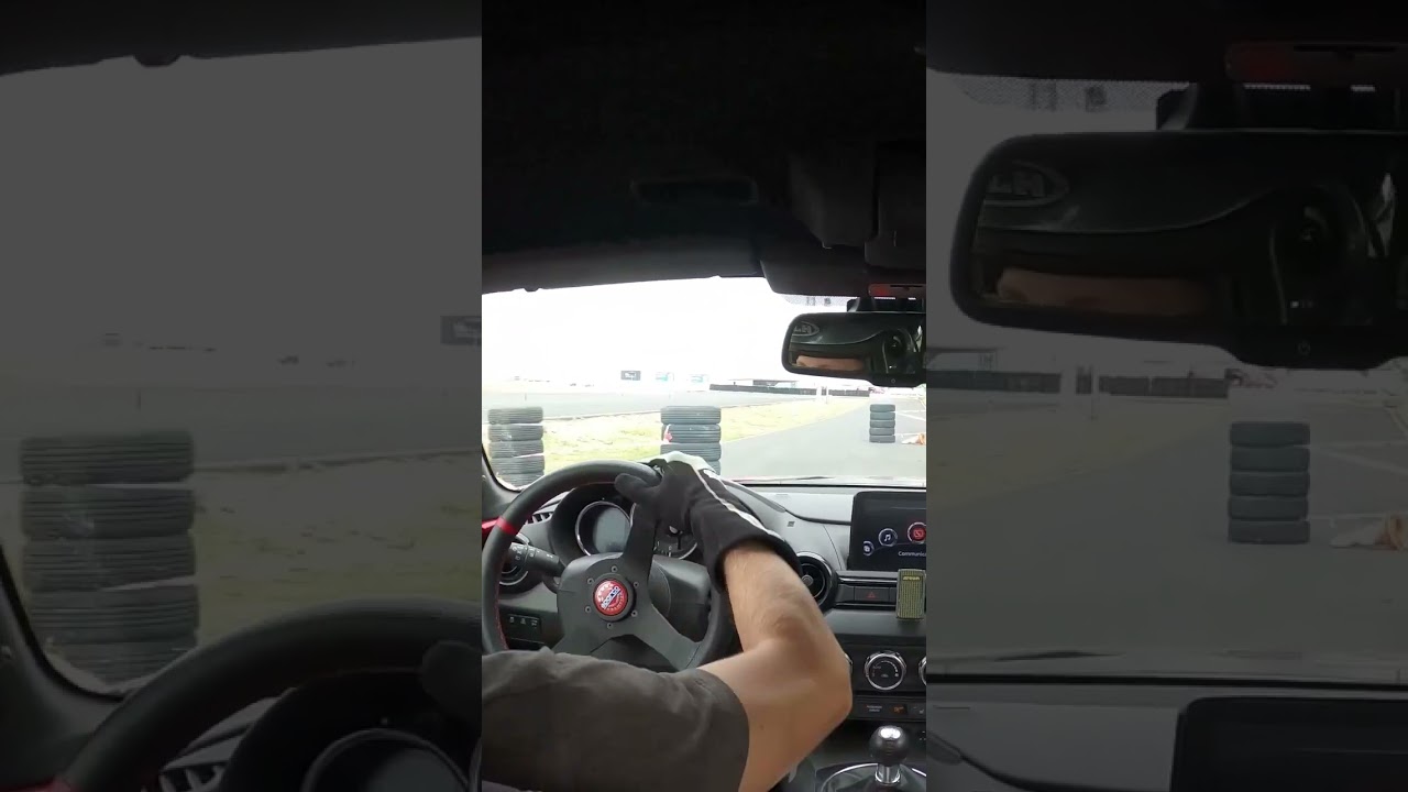 MX-5 full attack cut through the chicane
