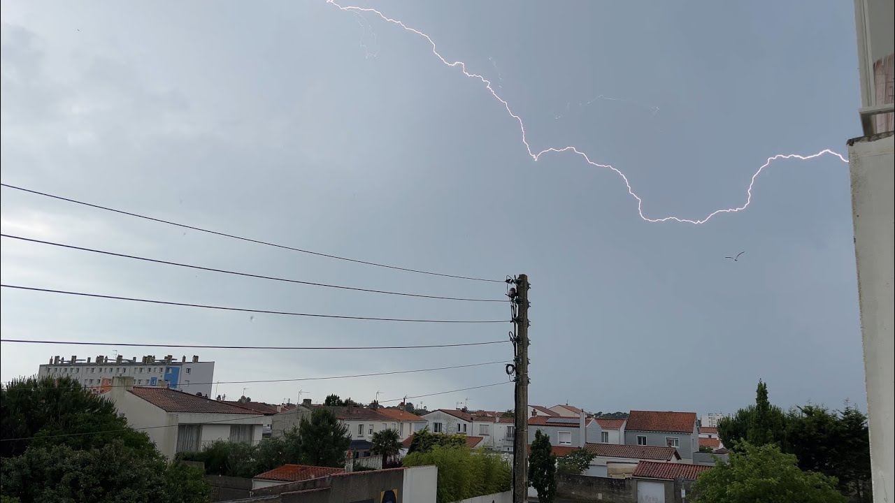 Orage modére avec quelques positifs (Vendée) les sables d’olonne￼￼