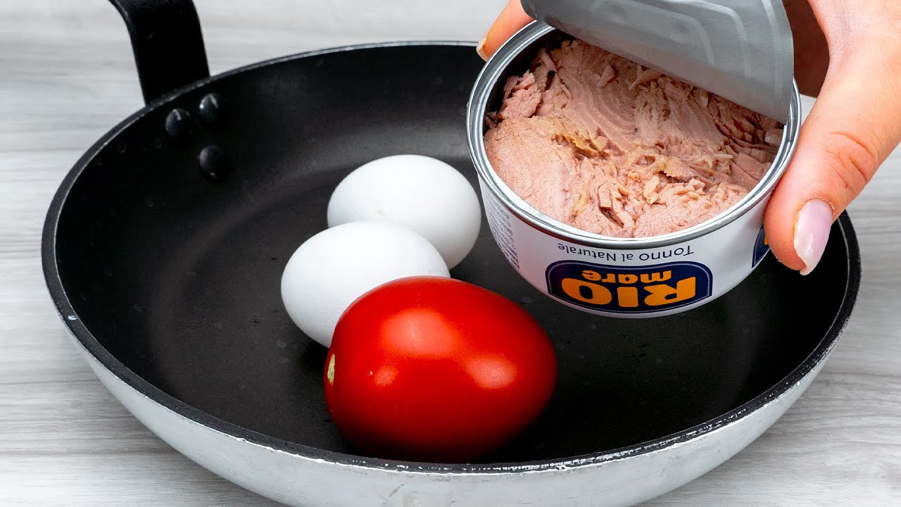 Tři kroky a večeře je hotová! Potřebujete jen vejce, tuňáka z konzervy a rajčata! Skvělý recept!
