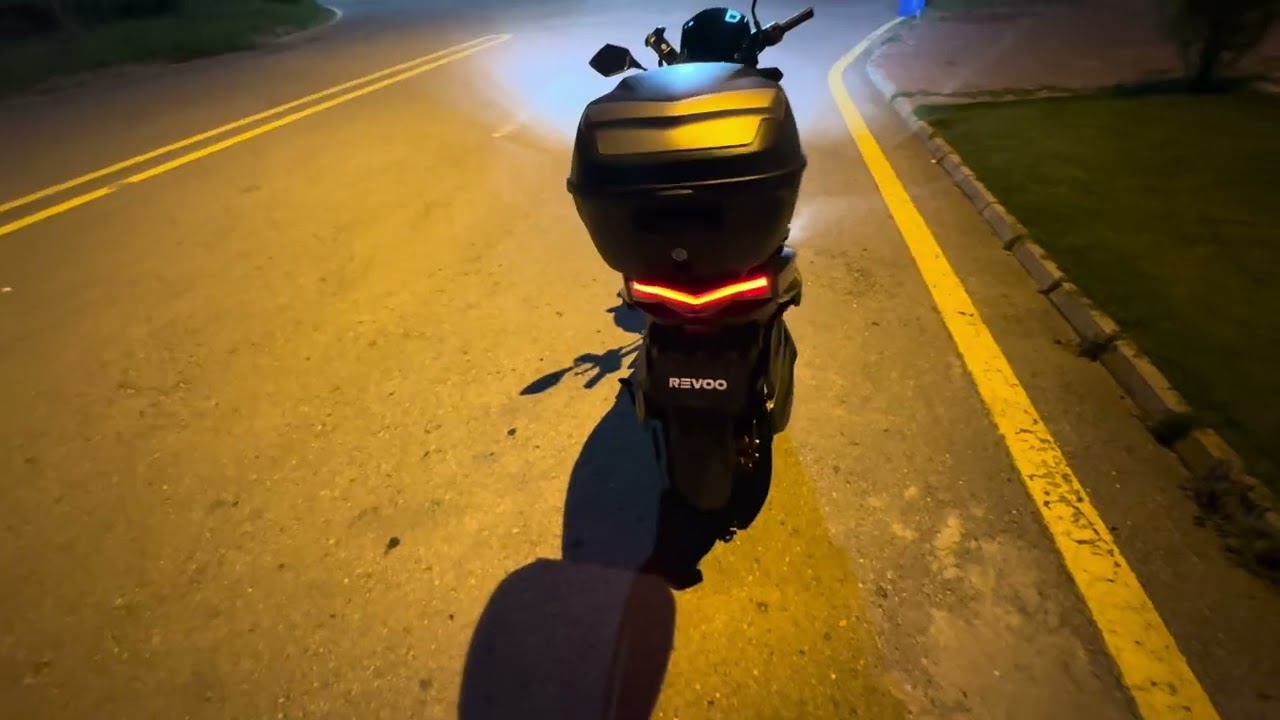 REVOO E52 walk around NIGHT RIDE 3000w escooter