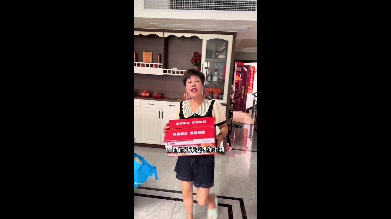 泡吧的金牌鸡蛋糕你吃过吗？添加百分之四十以上的甄选农场新鲜鸡蛋，不加一滴水，全蛋加入，整体更加绵密松软，蛋香浓郁。甄选优质原材料，滴滴醇厚，增香增味。生产日期严格控制七十二小时左右，无脱清乙酸钠、零