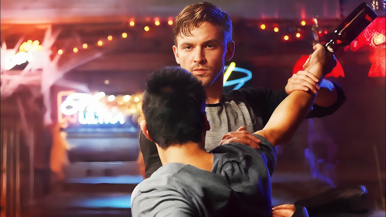 [Movie Recap] They Threw a Drink at a Stranger — He Turned Out to Be Ex-Special Forces!