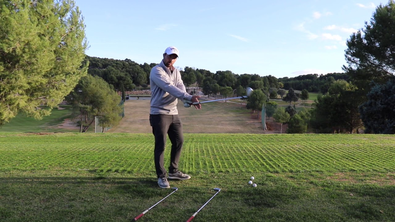 Consejos de Golf en Español: Arrancar el swing: Las manos y el palo