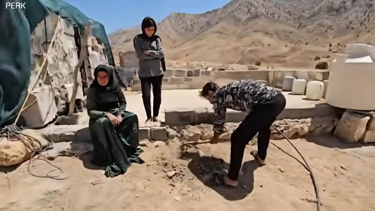Fariiba Builds a New Shade in Front of Her Home | A Busy Day in the Village