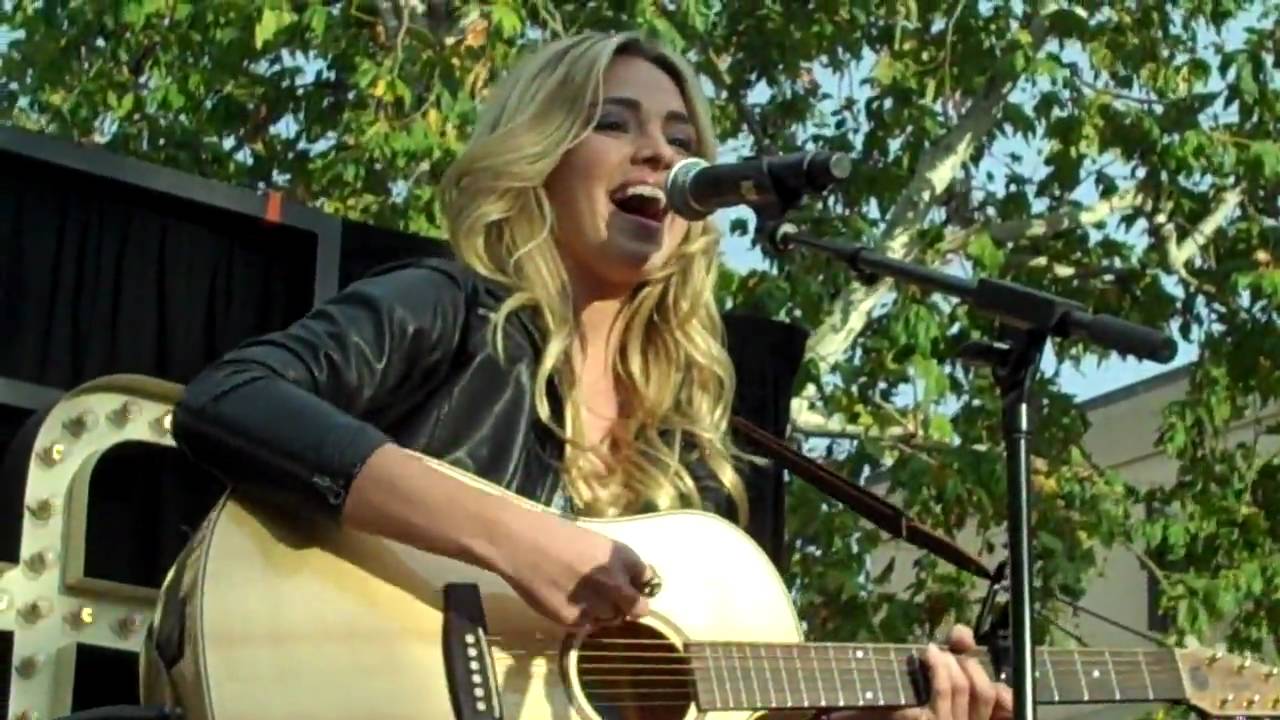 Katelyn Tarver 