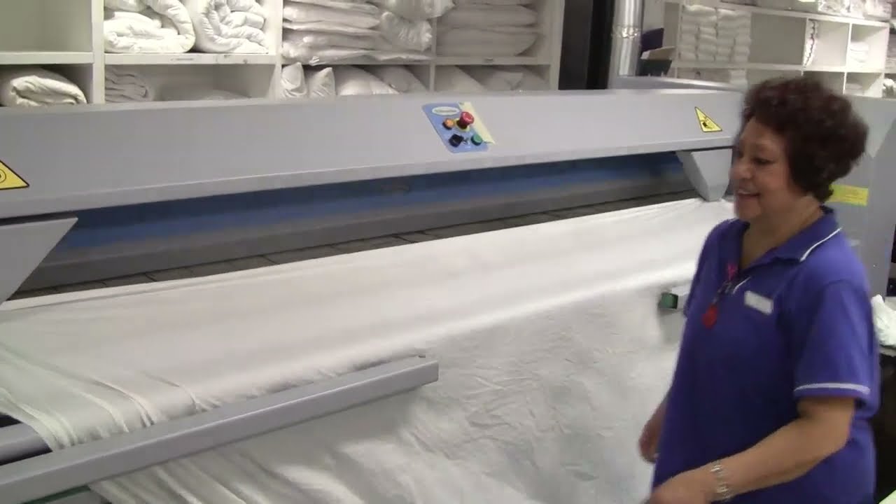Electrolux IC44832 FLF Ironer Operation Video