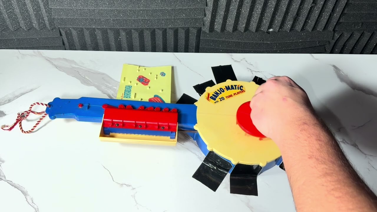 Kenner’s Banjomatic “Happy Birthday” Tune Player SELF PLAYING BANJO