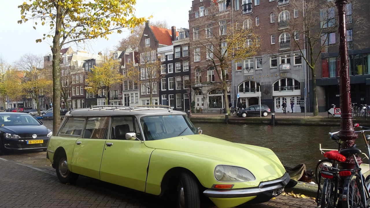 De Snoek: Citroen ID/DS in Amsterdam Netherlands (perhaps only on PC visible)