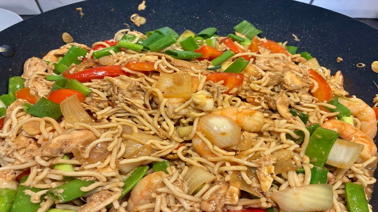 Easy Chicken, Prawn & Egg Noodles | Better Than Takeout Stir Fry (15 Minutes!)