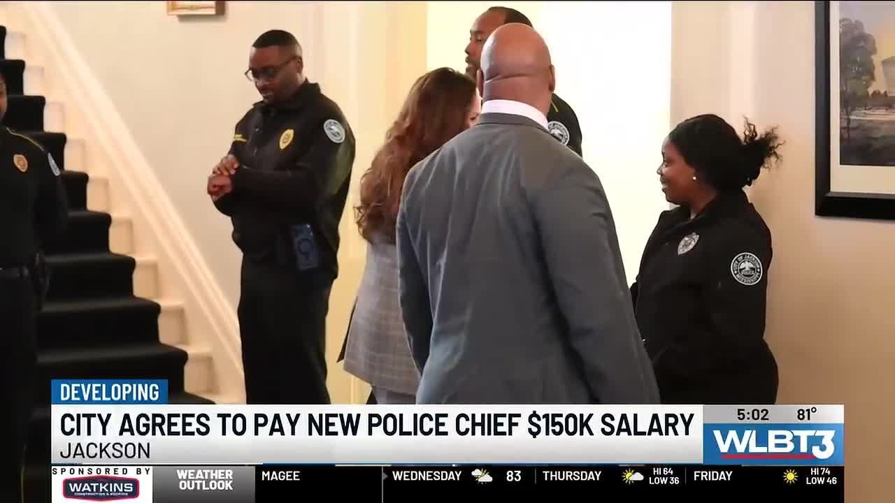 Council approves pay plan for new JPD chief