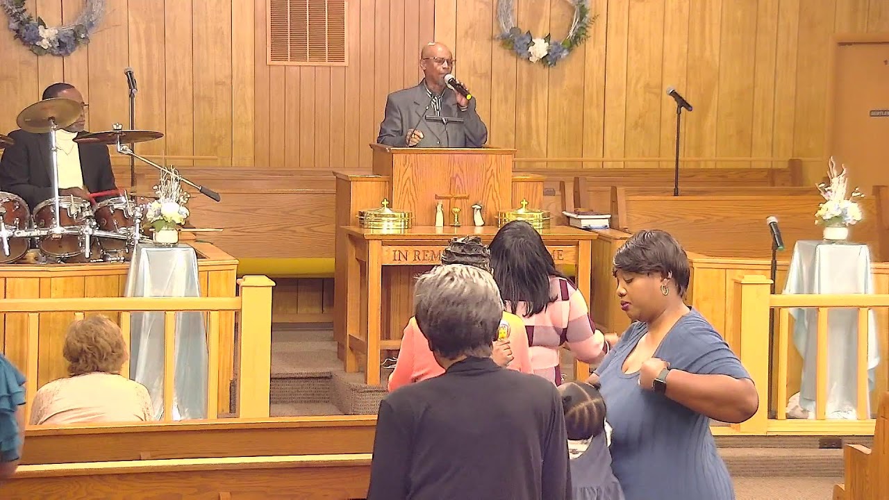Pastor Dexter Taylor |