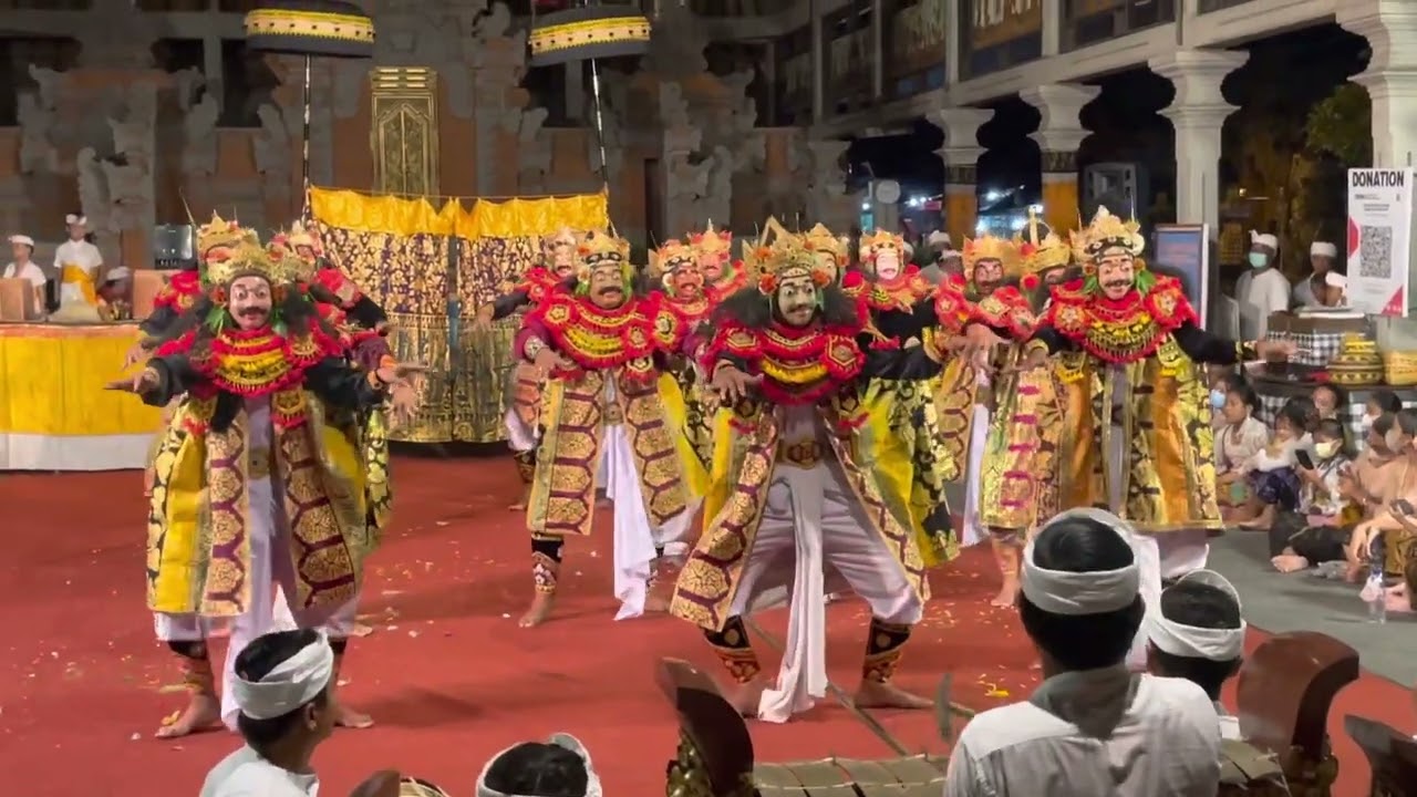 Topeng Keras team Kaki Bebek house  Ngayah ring pura desa Batuan.