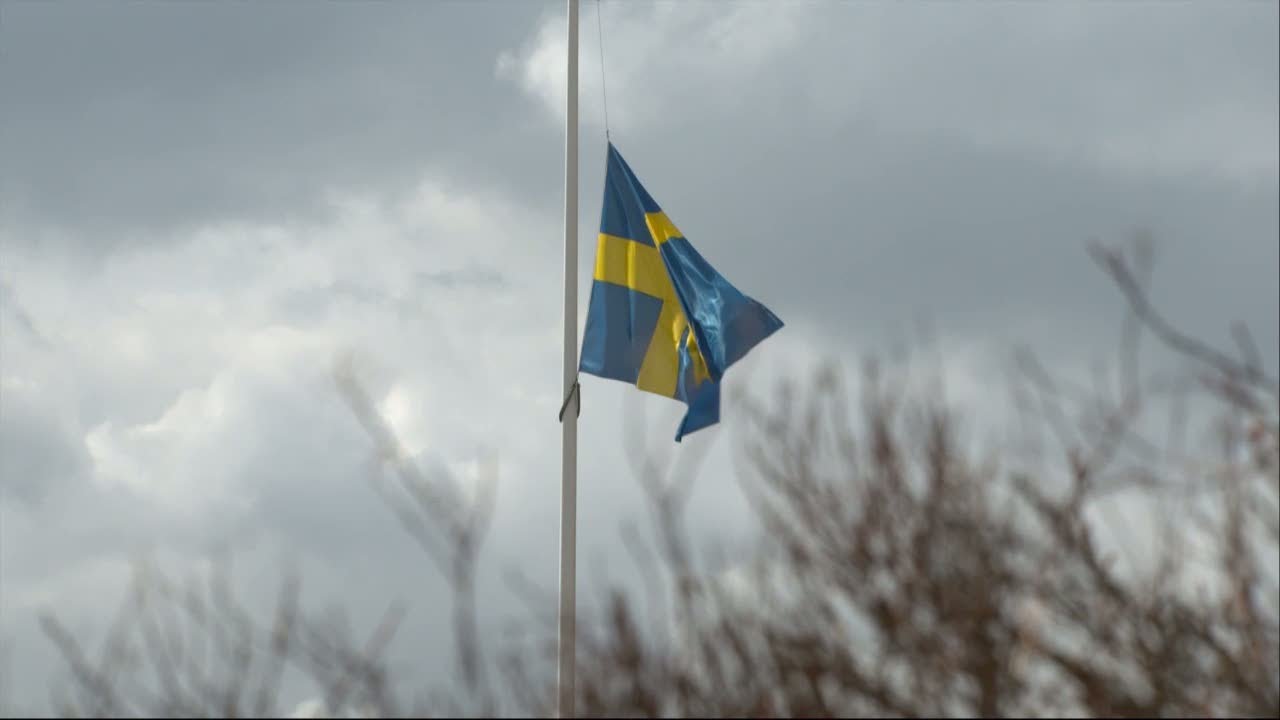 Minnesplats har skapats på Ängskolan i Skene - Nyheterna (TV4)