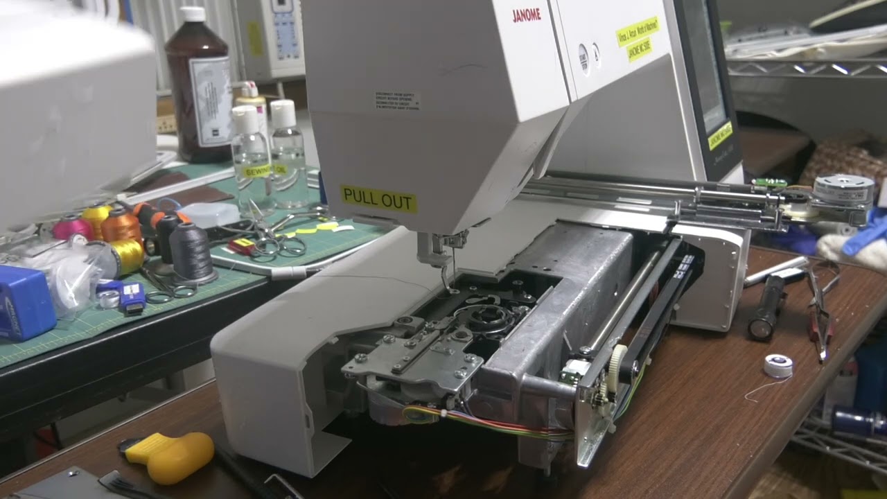 Janome MC500E Lubrication using the 500E Service Manual