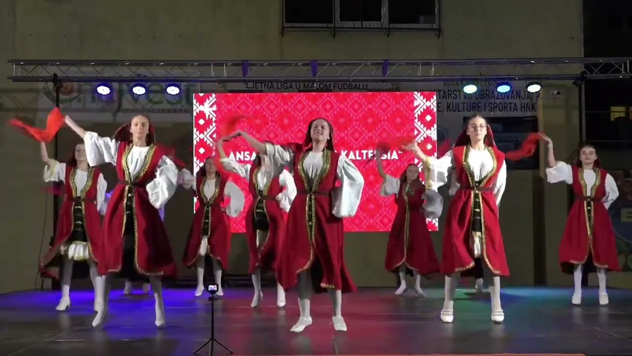 Folklorni ansambl 