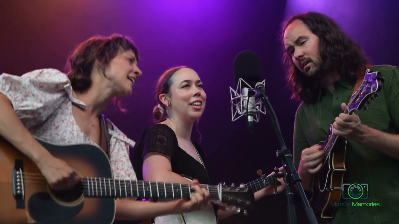 Sarah Jarosz, Andrew Marlin & Emily Frantz  |  2022-07-31  |  The Wind