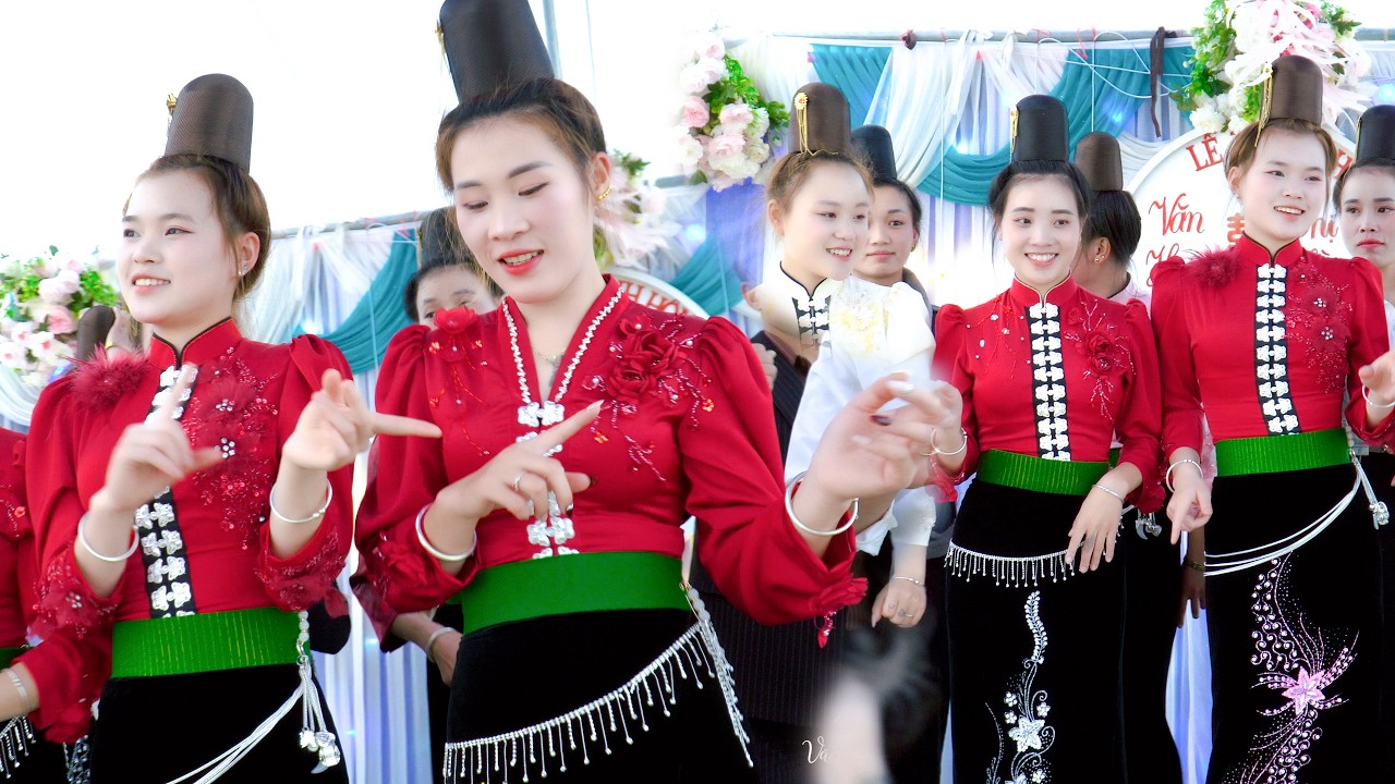 NHẠC SÀN TẾT [ CHỊ EM BẢN LẨY - MUỔI NỌI NHẢY MỪNG ĐÁM CƯỚI VĂN HƯƠI ♥ THỊ HỒNG ].