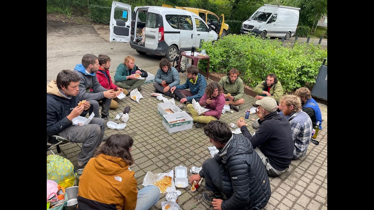 BeSlack Belgian Highline Record 2,2 km - Wet Giants Humping Dynosaurs