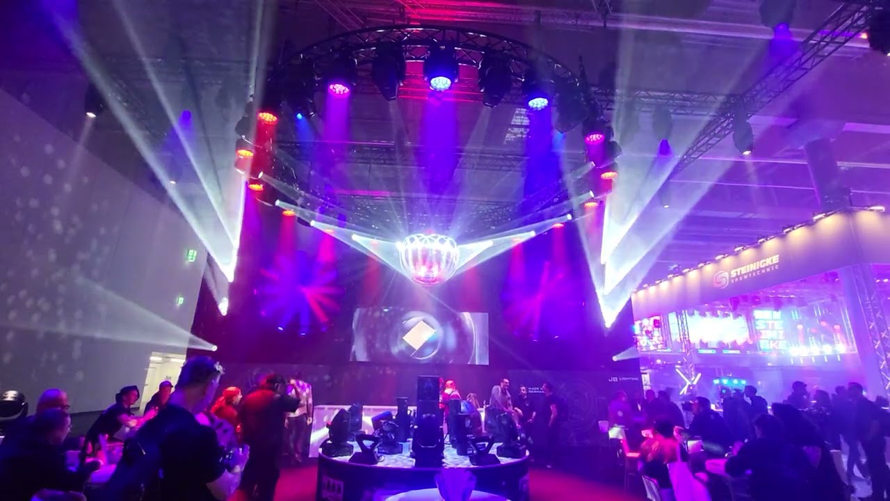 JB Lighting Lichtshow auf der Prolight and Sound 2025 in Frankfurt