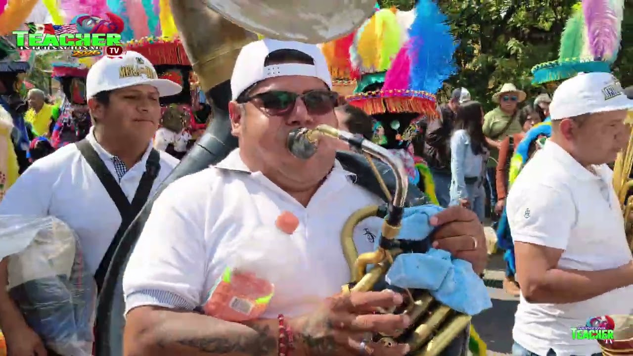 Duro y bonito así suenan estos sones de chinelo en la fiesta de SANTIAGO MAMALHUAZUCA