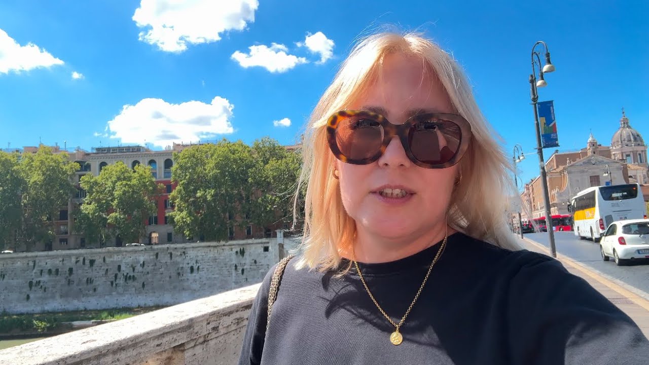 VLOG ИЗ ЖИЗНИ В РИМЕ: ПРОГУЛКА КОСМЕТИКА ALESSI BRAND/ УЖИН У СВЕКРОВИ https://youtu.be/fnHJwdDdRko