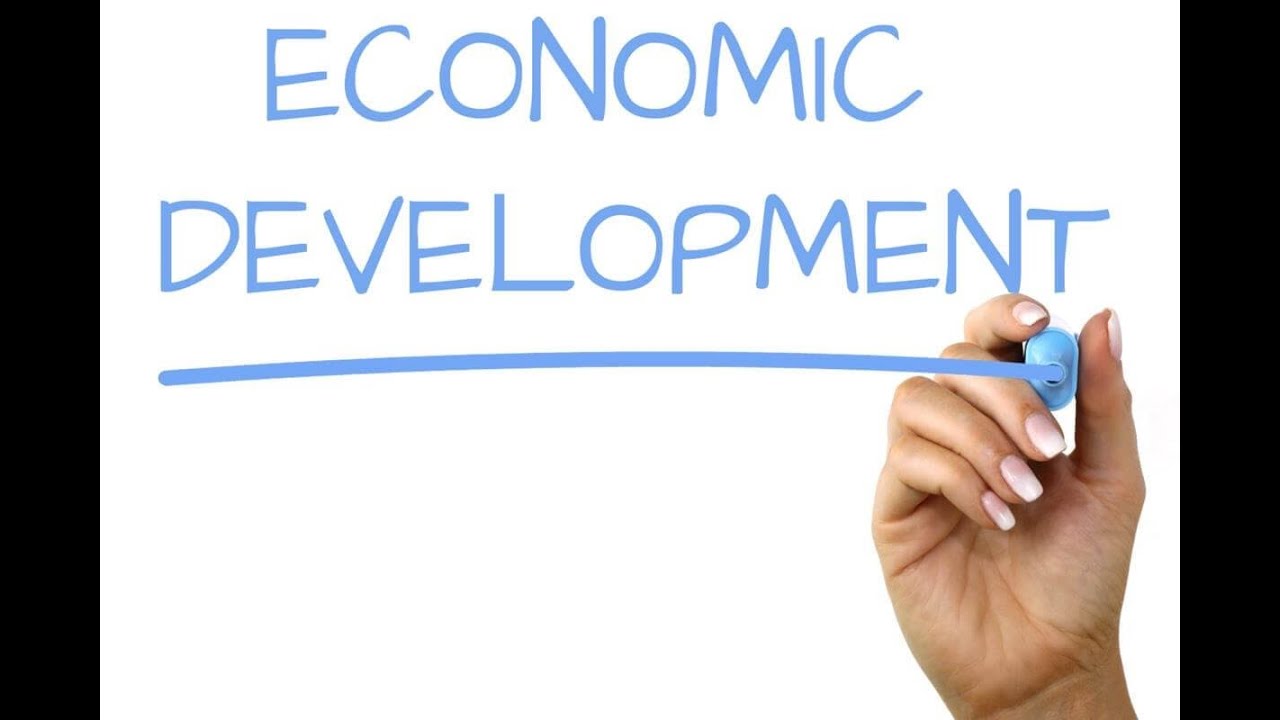 تفاصيل الــ Economic Development وأذاكر إزاي، والإمتحان هيجي إزاي؟!