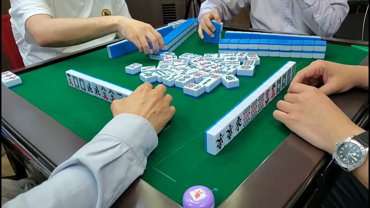 大牌系列A No.72 混一色對對糊發財紅中北位自摸十番 jackpot 1200