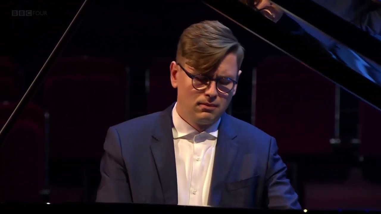 Víkingur Ólafsson - Bach - Keyboard Concerto No. 5 in F Minor, BWV 1056