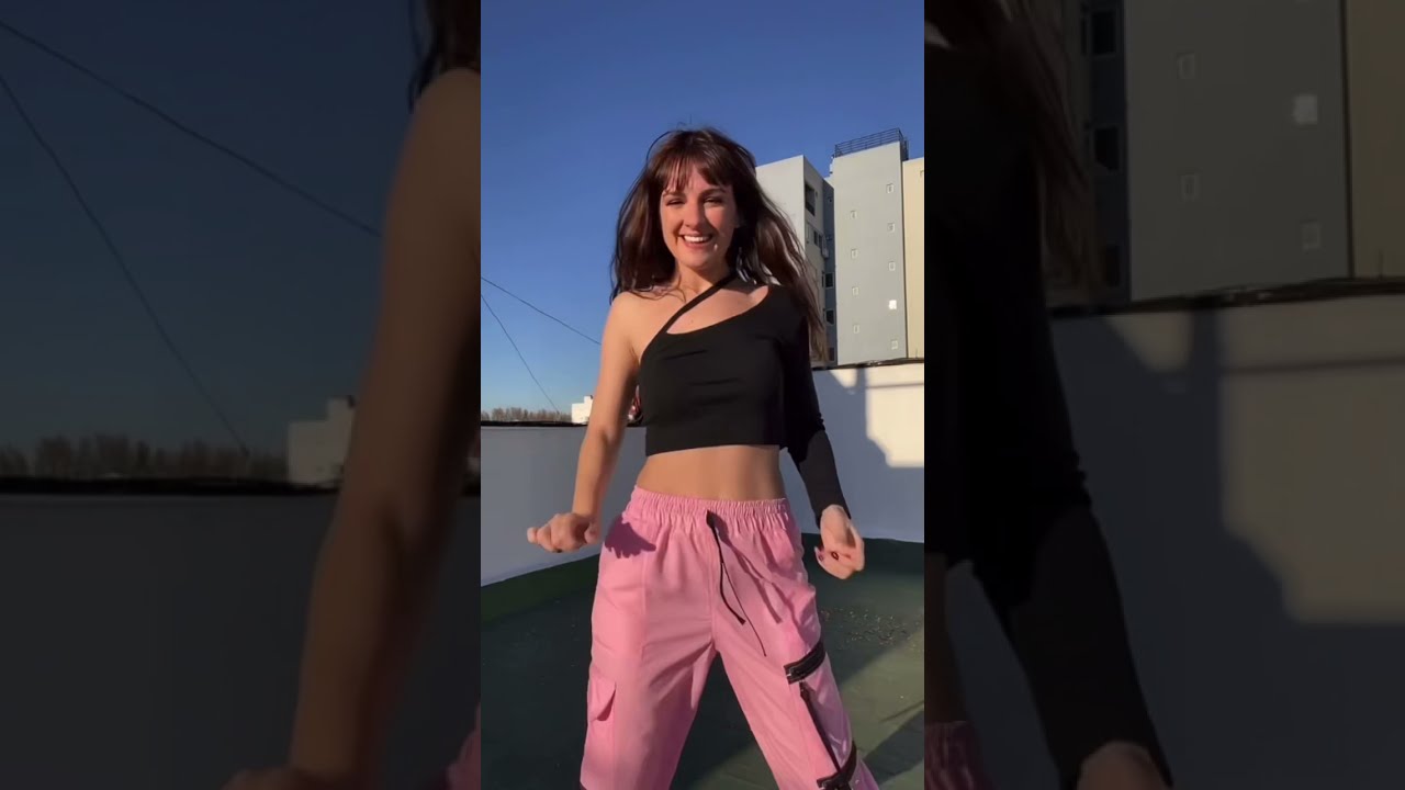La ni&ntilde;a de la escuela 💃🏻 - Baile de Tik Tok