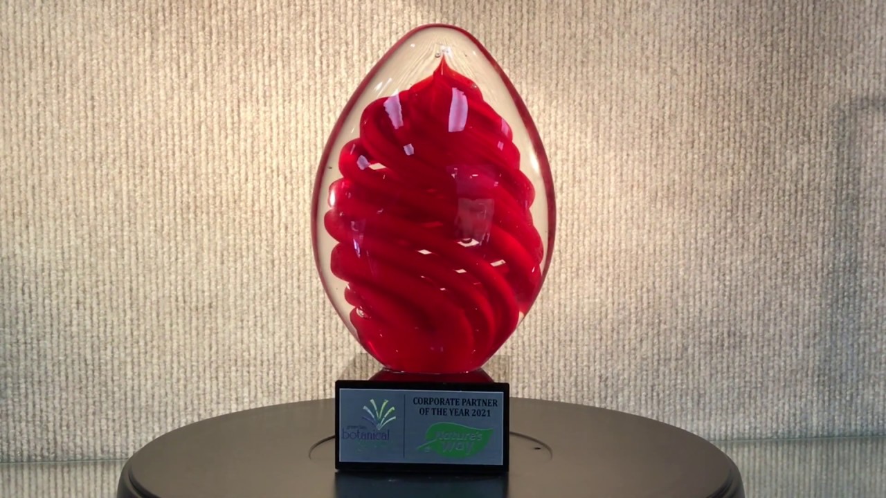 Red Swirl Art Glass Egg