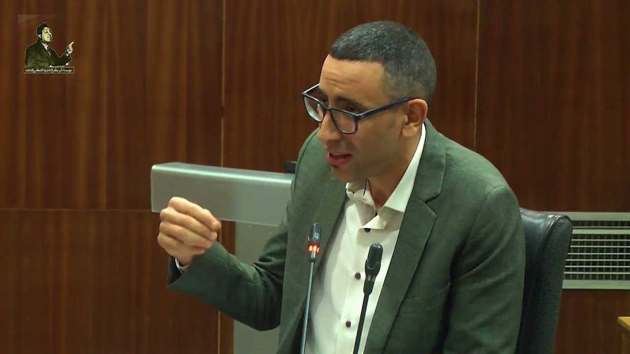 الاستاذ عمر ابوكاض قراءة في كتاب 