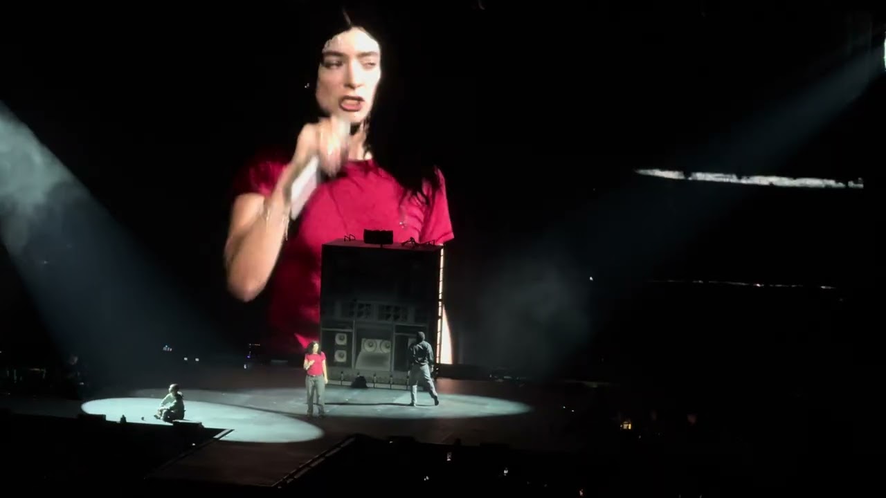 Broken Glass - Lorde Live at Climate Pledge Arena in Seattle, Washington 10/22/2025