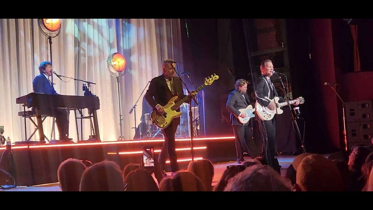 Chris Isaak, Beautiful Homes