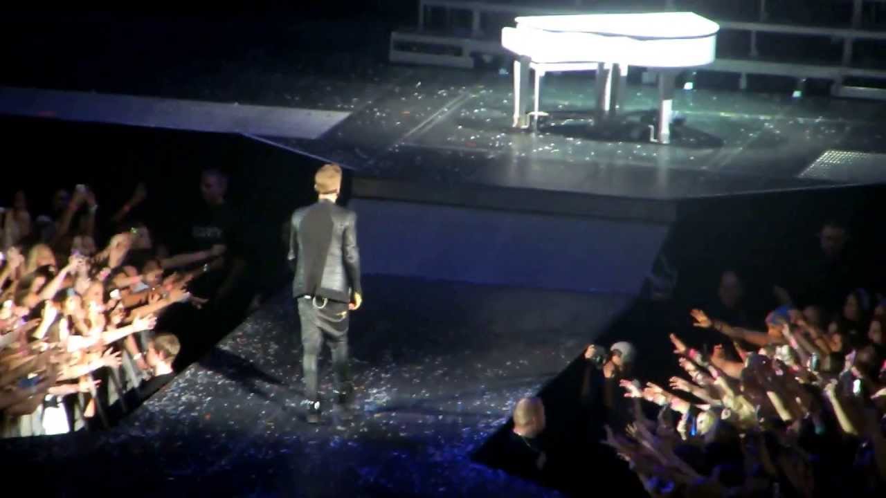 Justin Bieber - As Long As You Love Me/Believe live (Stockholm 24/04/13)