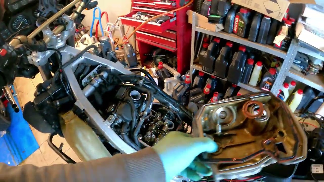 Honda XRV 750 Afrika Twin - problem z elektryką i wycieki