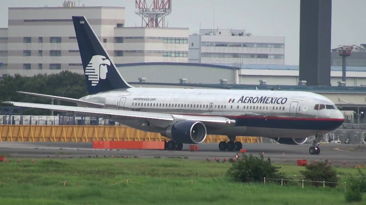 AeroMexico Boeing 767-200ER XA-OAM - Narita International Airport RWY16R -