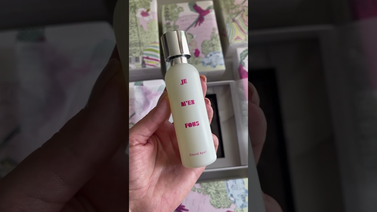 Je m'en Fous («Мне всё равно») от бренда What we do is secret