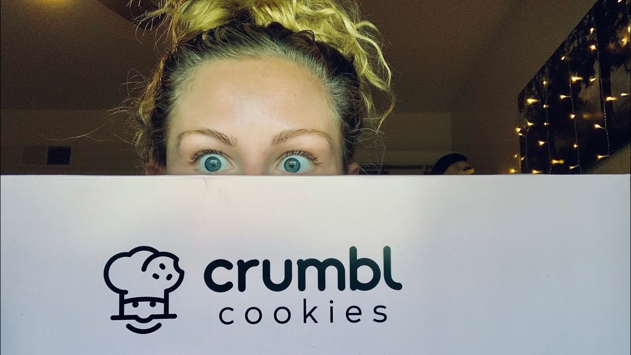 ASMR// EATING CRUMBL COOKIE- MOUTH SOUNDS, EATING SOUNDS