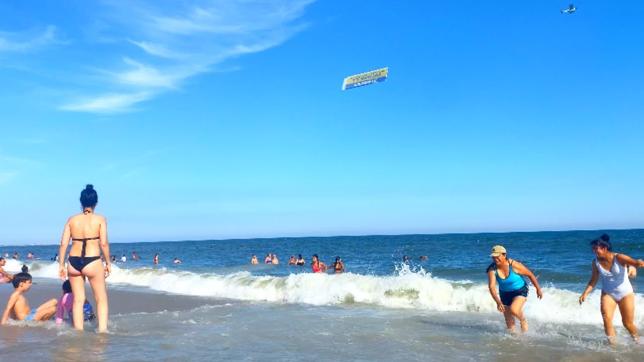 New York City Rockaway Beach / Relaxing 30 Minutes Ocean Waves Sounds With People