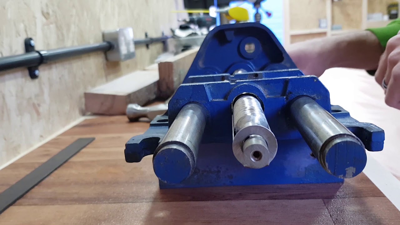 Record 52E quick release vice disassembly, assembly and restoration - woodworking bench vise