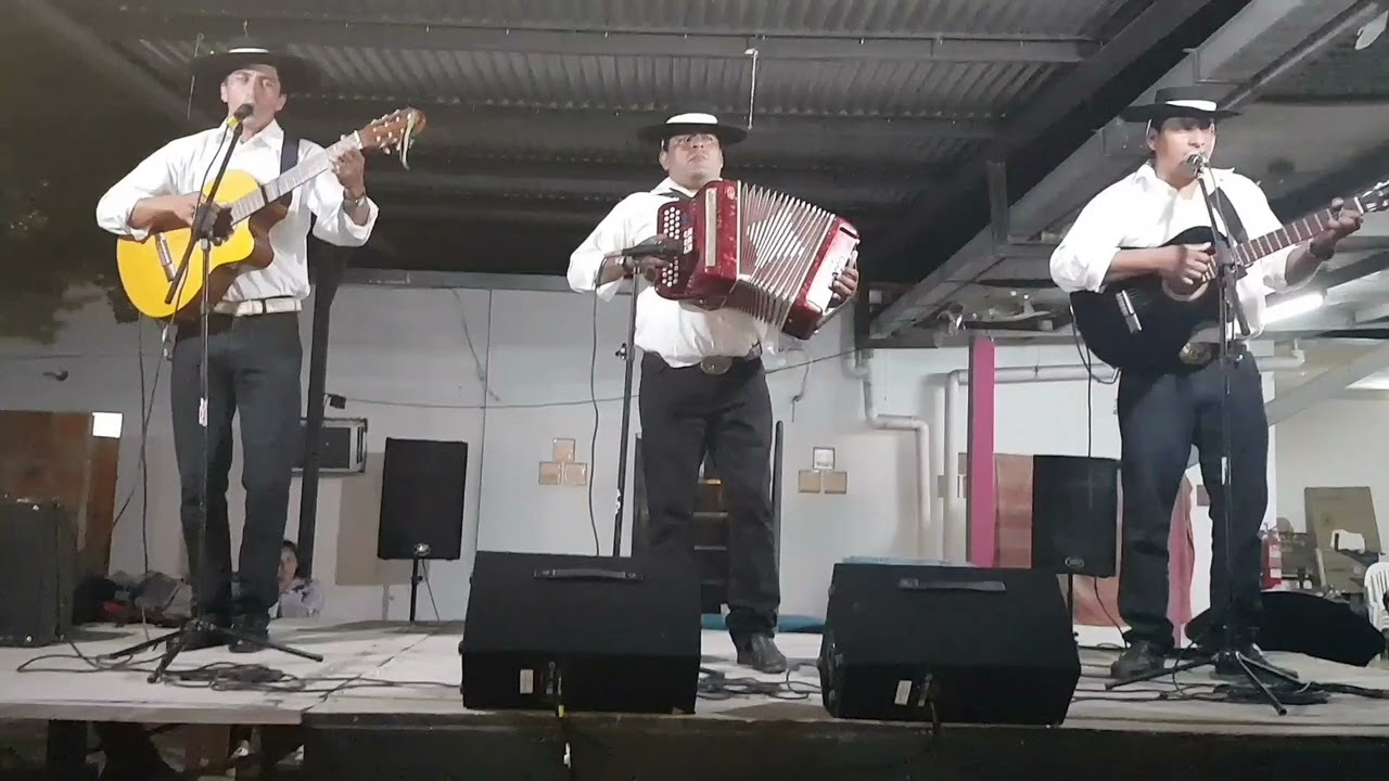 ENGANCHADOS DE LOS CARDENALES DEL CHAMAME.