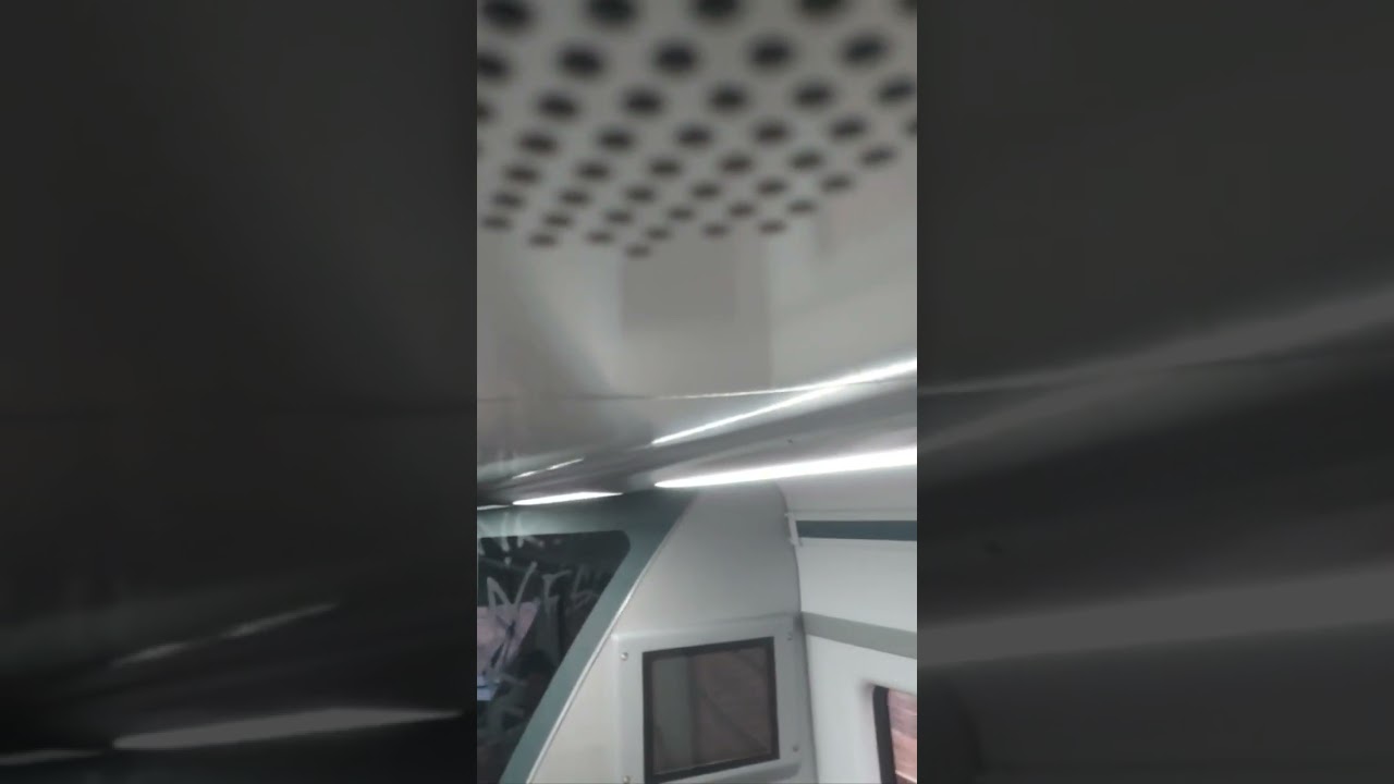 Megafonía de Atocha en línea C-7 dirección Príncipe Pío (versión 465 Clara Campoamor)
